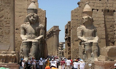 مصر قلقة على السياحة بعد احباط الهجوم على الاقصر