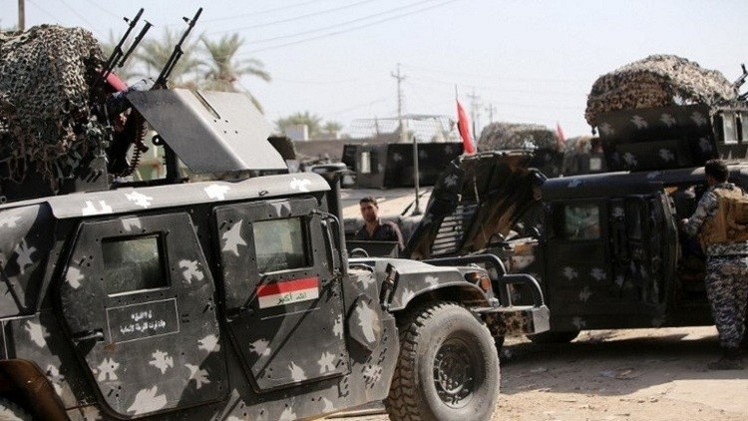 القوات العراقية تحرر بلدة شمال غرب الرمادي وتخلي عشرة الاف شخص