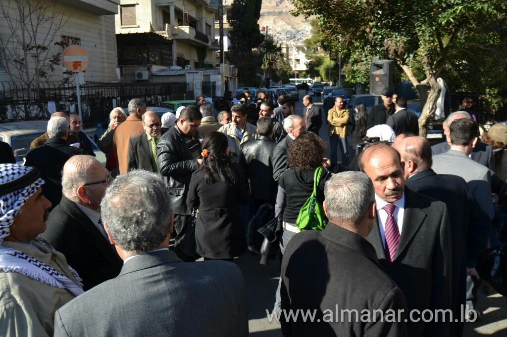 ساحة اتحاد الصحفيين في دمشق.. منبر للتضامن مع #قناة_المنار (مصوّر)