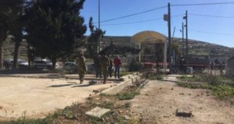 اصابة ثلاثة اسرائيليين باطلاق نار عند مستوطنة بالقرب من رام الله واستشهاد المنفذ