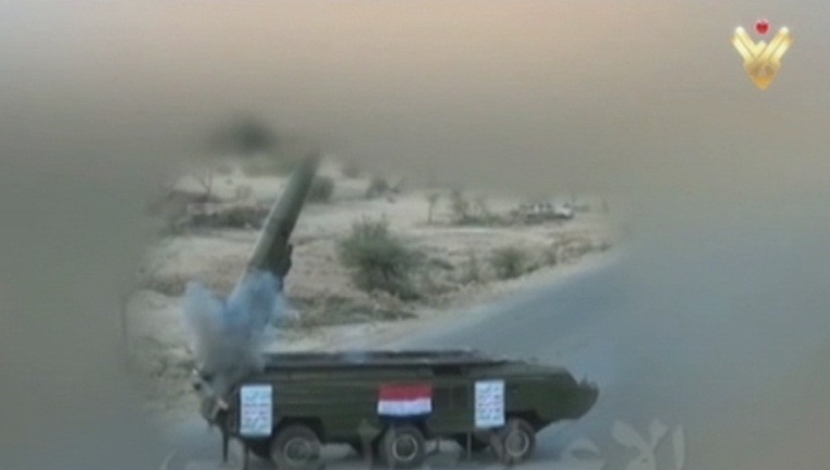 مشاهد لاطلاق صاروخ توشكا البالستي على معسكر قوة الواجب البحرية السعودية في جيزان