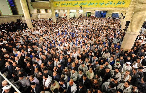 كلمة الإمام الخامنئي أمام حشد من العمال بمناسبة يوم العامل