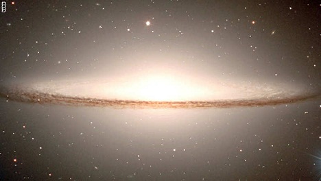 نشر فريق من علماء الفلك في جامعة كولومبيا الأمريكية ورقة بحث يتوقعون فيها حدوث انفجار مهول سببه ثقوب سوداء، وقد يساعدهم هذا الانفجار على دراسة وفهم نسيج الكون.