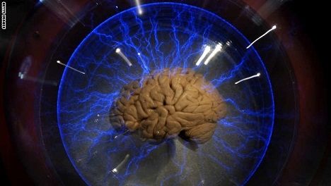 هل تمكن العلماء من التأثير بدرجة إيمان الفرد عبر التلاعب كهربائيا بالدماغ؟