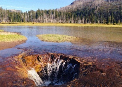 بحيرة أميركية تحيّر العلماء لاختفاء مياهها!