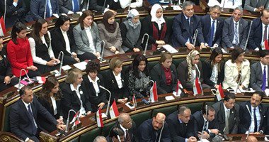 البرلمان المصري المنتخب يعقد جلسته الأولى