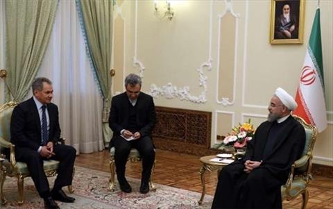 شويغو يسلم روحاني رسالة خاصة من بوتين ويبحث معه الوضع في المنطقة وسوريا