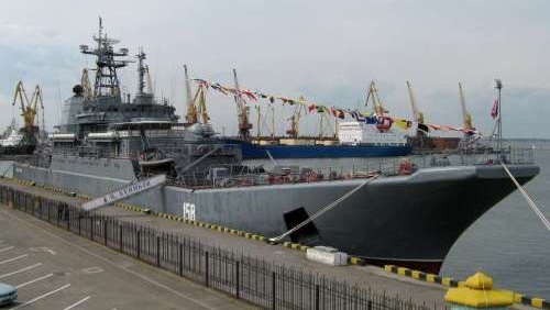 سفينة إنزال روسية إلى #طرطوس تحمل امدادات للقوات الروسية في #سوريا
