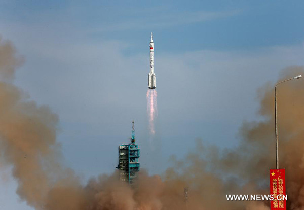 China Launches Shenzhou-10 Spacecraft