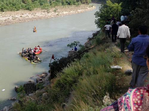 Sixteen Dead As Indonesia Bus Plunges into River