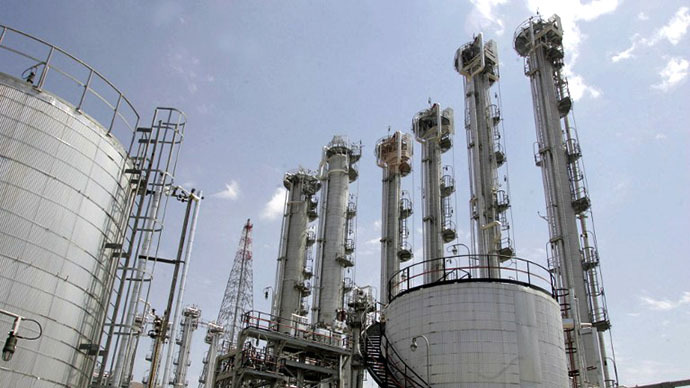 Iran Successfully Loads Fuel to the Core of Bushehr Plant
