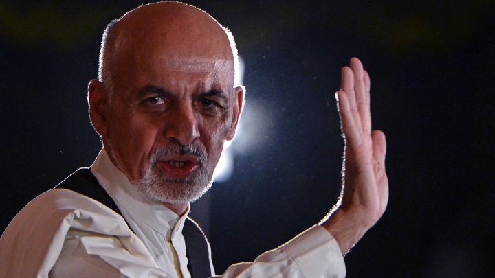 Afghan President Urges Pakistan to Stop Supporting Taliban