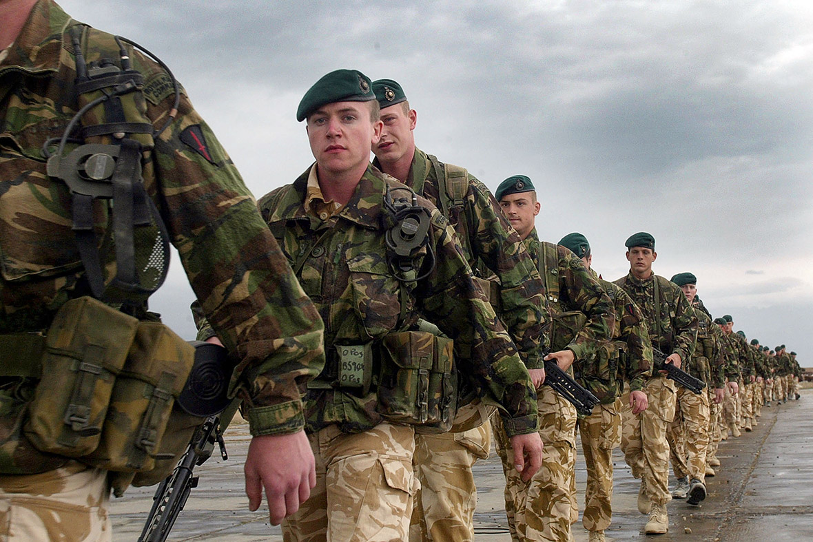 Fallon: British Troops to Stay in Afghanistan in 2016