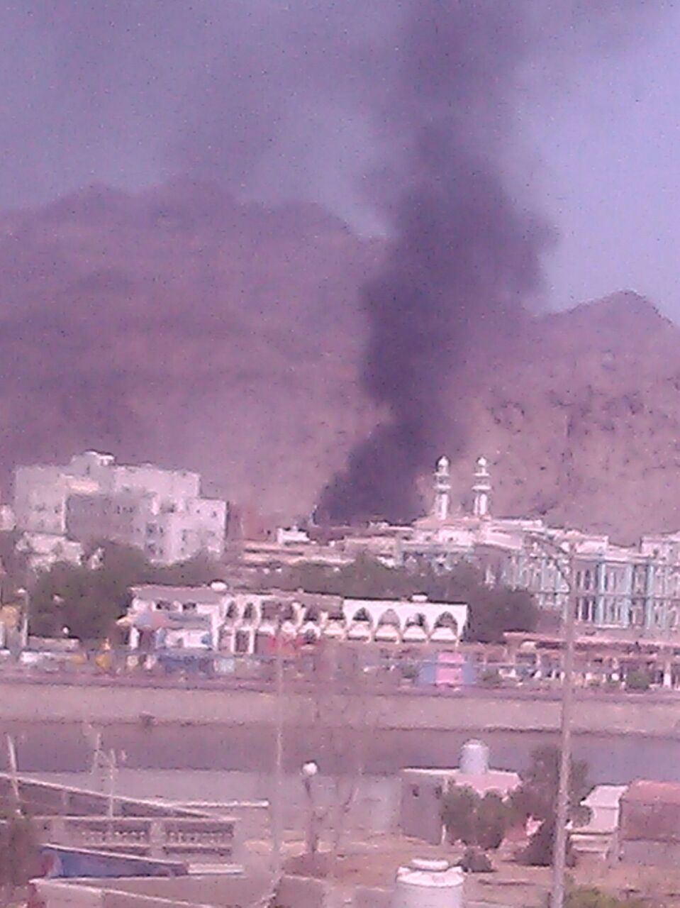 Saudi Warplanes Raid Several Yemeni Cities