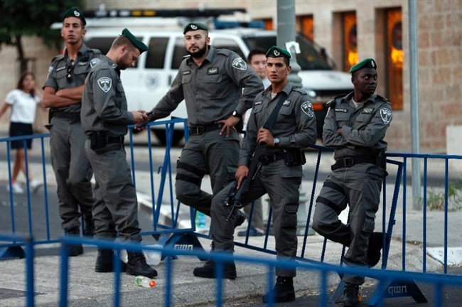IOF Shoots, Arrests Palestinian in Fresh Stabbing Attempt