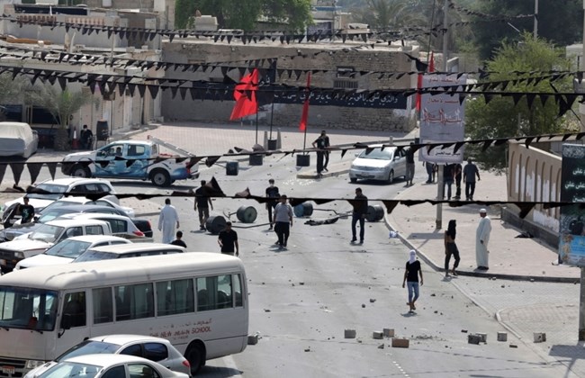 Bahrain Regime Removes Ashura Banners, Sparking Clash