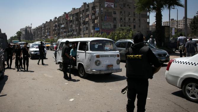 Bomb Kills Six during Police Raid on Cairo Apartment