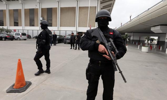 Tunisia Hunts Terrorists after Deadly Raid near Libya Border