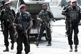 Gunmen Kill 9 Pakistani Policemen overnight