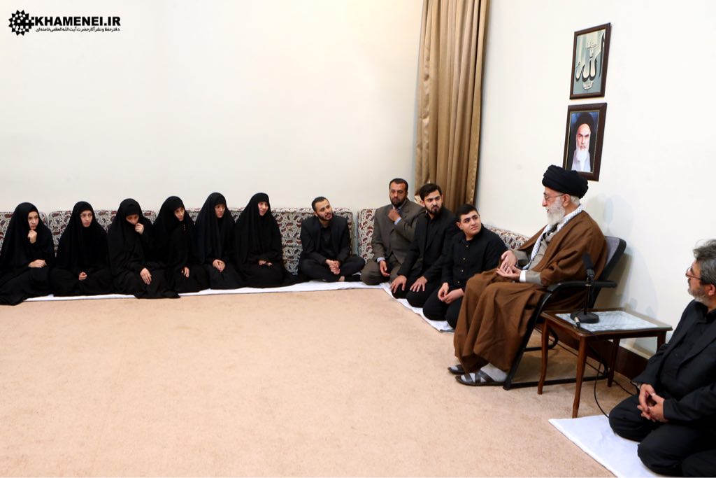 Martyr Badreddine’s Family Meet Imam Khamenei