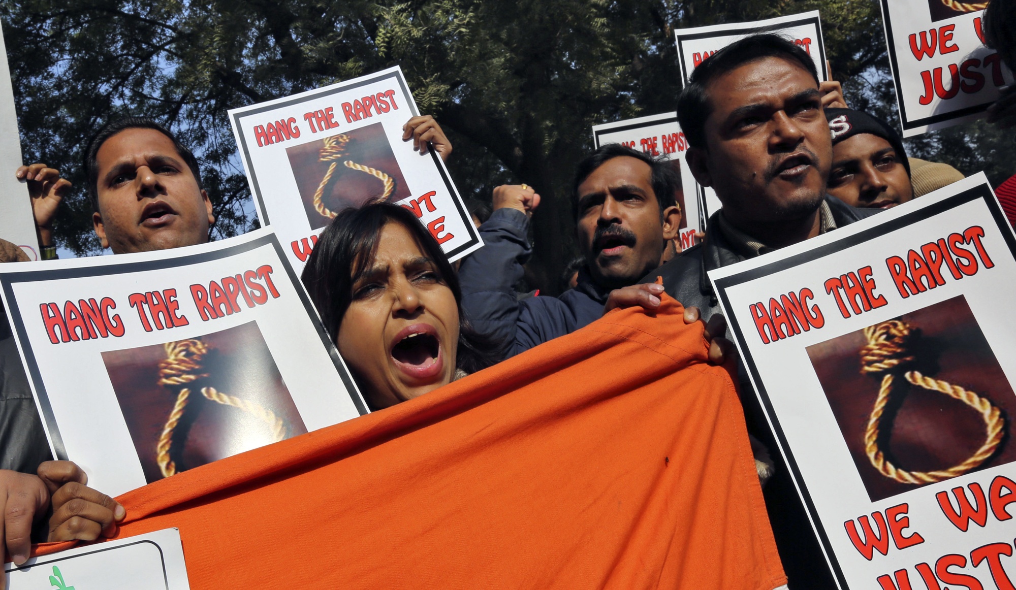 Inde: funérailles de l’étudiante violée qui devait se marier en février