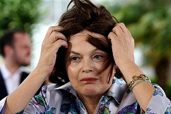 Dilma Rousseff en perruque
