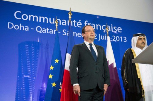 Hollande: pas de solution politique sans pression militaire

