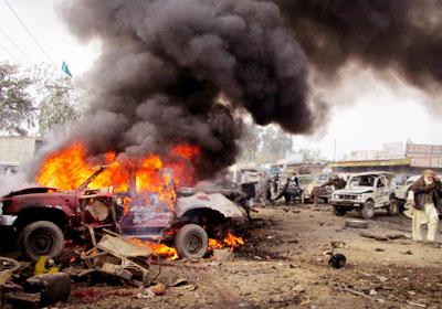 Pakistan: 16 morts dans un attentat à la voiture piégée