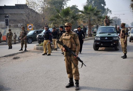 Attentat suicide des talibans au Pakistan, 24 morts