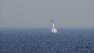 Inde: 1er tir d’un missile russo-indien BrahMos depuis le destroyer Kolkata