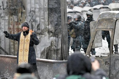 Ukraine: le conflit divise les orthodoxes et menace catholiques et protestants