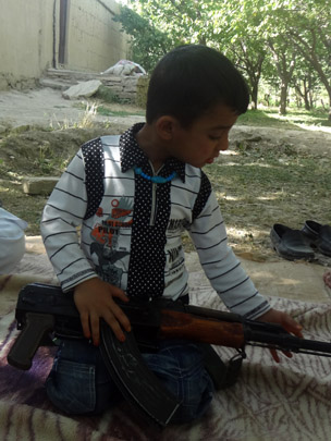 Un petit taliban de 3 ans dit vouloir 