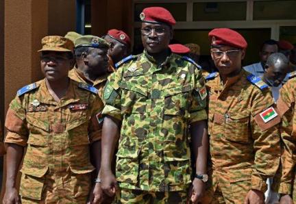 Burkina: l’armée s’impose face à la contestation de la rue

