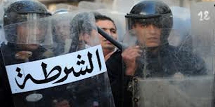 Tunisie: la police disperse une manifestation salafiste au gaz lacrymogène