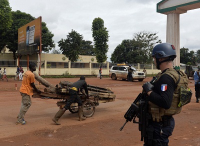 Pédophilie: 2 soldats français suspendus au Burkina Faso, une victime a 5 ans