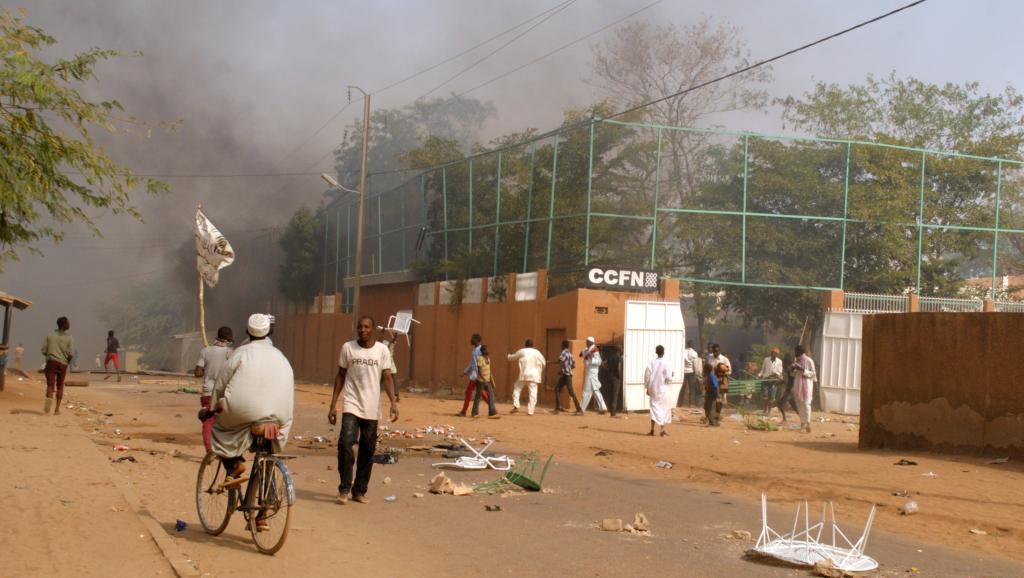 Charlie Hebdo : le Centre culturel français au Niger incendié