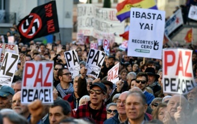 Espagne: des milliers de manifestants contre une intervention en Syrie