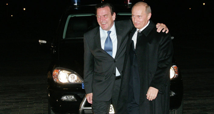 Moscou: Schröder espionné par la NSA en raison de son amitié avec Poutine