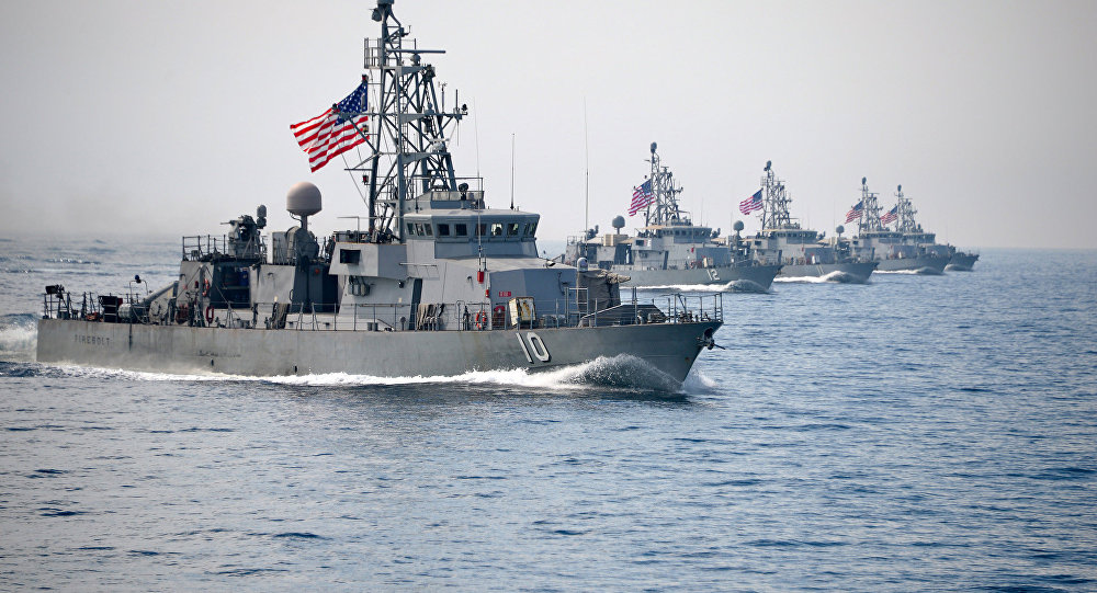 La Marine iranienne contraint un navire de guerre US à changer de cap