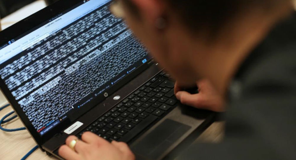 Courriels piratés: le hacker russe aurait-il délibérément laissé des traces?