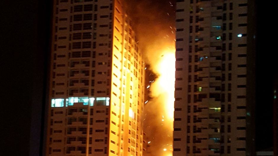 Emirats arabes unis: spectaculaire incendie dans des tours d’habitation