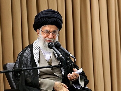 Ay. Khamenei : Si Washington déchire l’accord nucléaire, nous le brûlerons