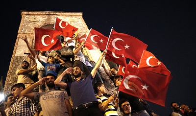 Turquie: les anti-Erdogan soulagés de l’échec du putsch mais anxieux de l’avenir