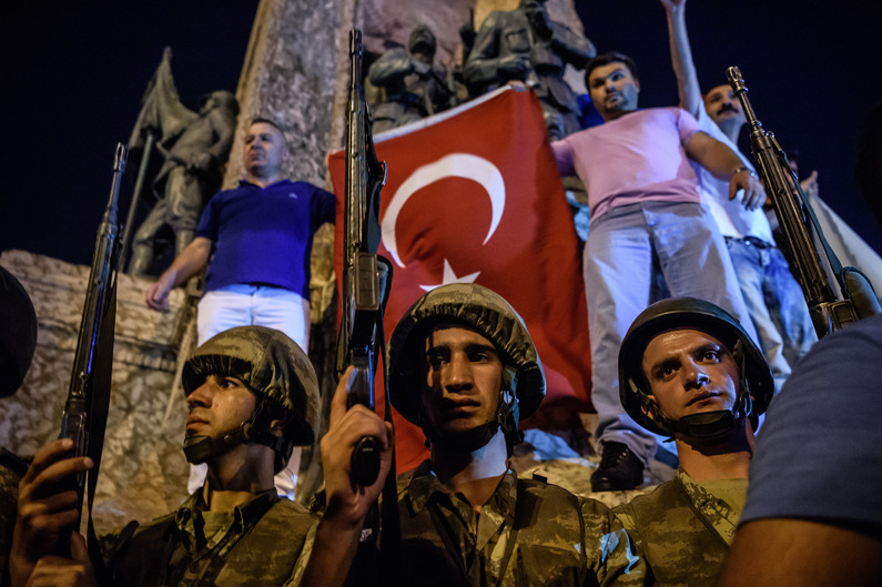 La Grèce a reçu la demande turque pour l’extradition de huit militaires turcs