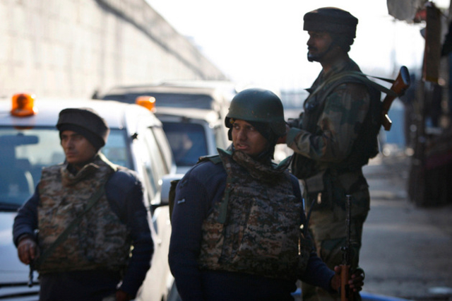 Inde: Assaut d’extrémistes présumés contre une base aérienne près du Pakistan