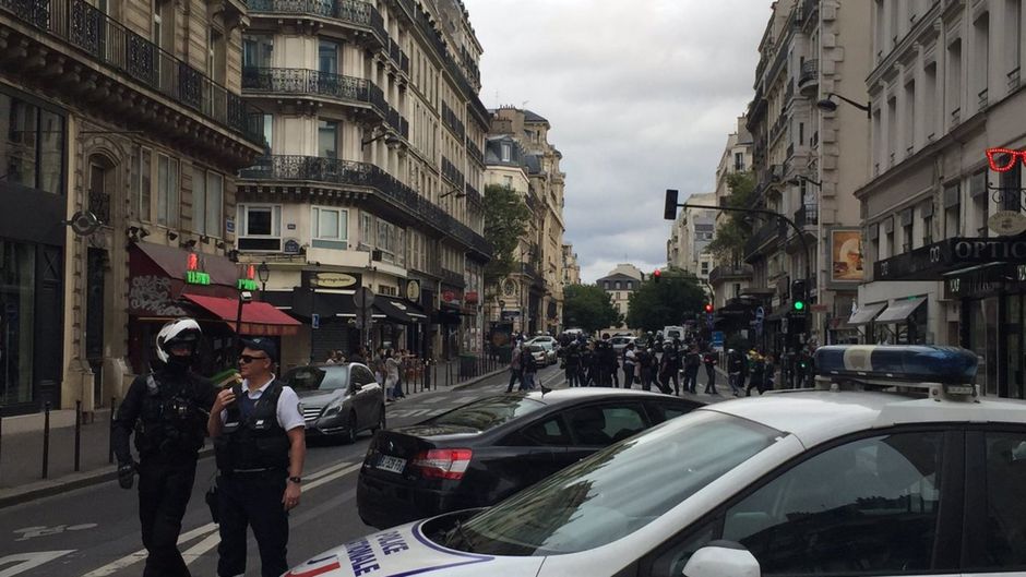 Une fausse alerte déclenche une vaste opération policière au centre de Paris