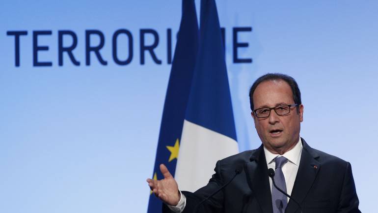 Pour Hollande, laïcité et islam sont compatibles dans le respect de loi