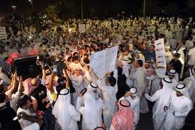 Des milliers de Koweïtiens manifestent contre le Premier ministre
