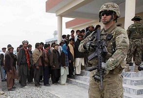 Talibanes afganos continuarán la lucha mientras quede un soldado de EEUU

