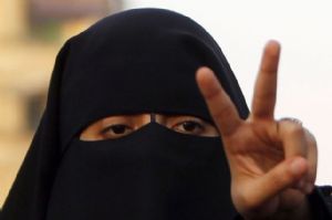 Arabia Saudí Proh&iacutebe a sus Mujeres Entrar en las Tiendas de M&uacutesica
